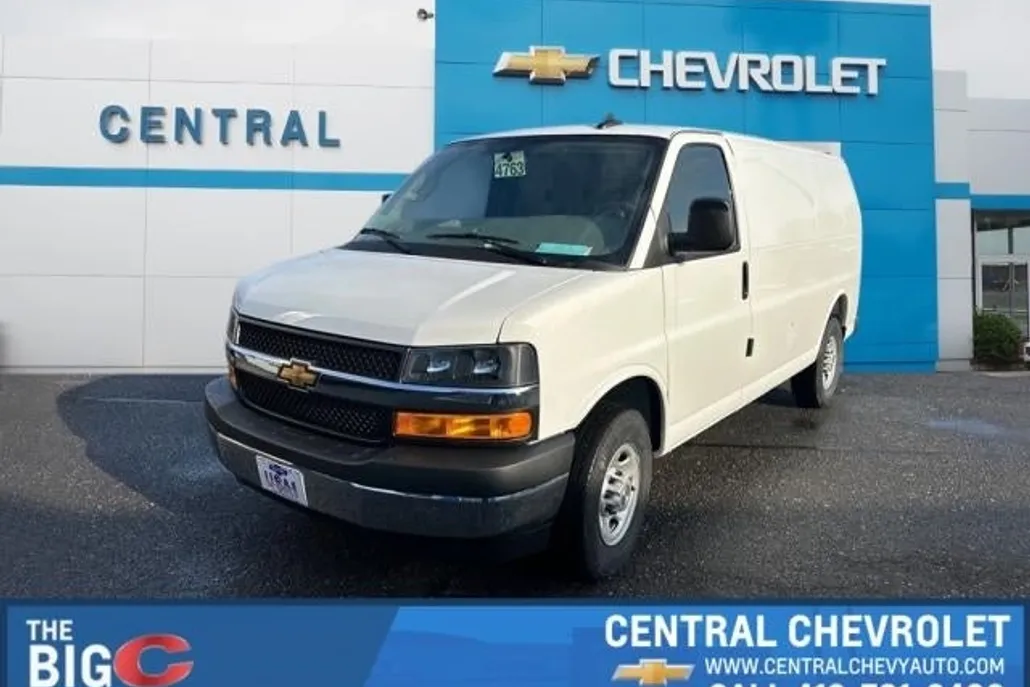 2025 Chevrolet Express Cargo 2500 photo 1
