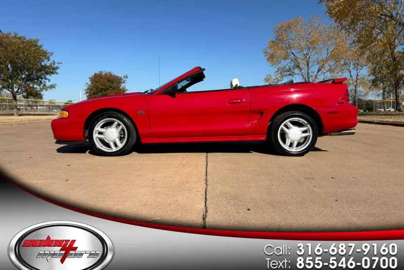1994 Ford Mustang Convertible GT photo 1
