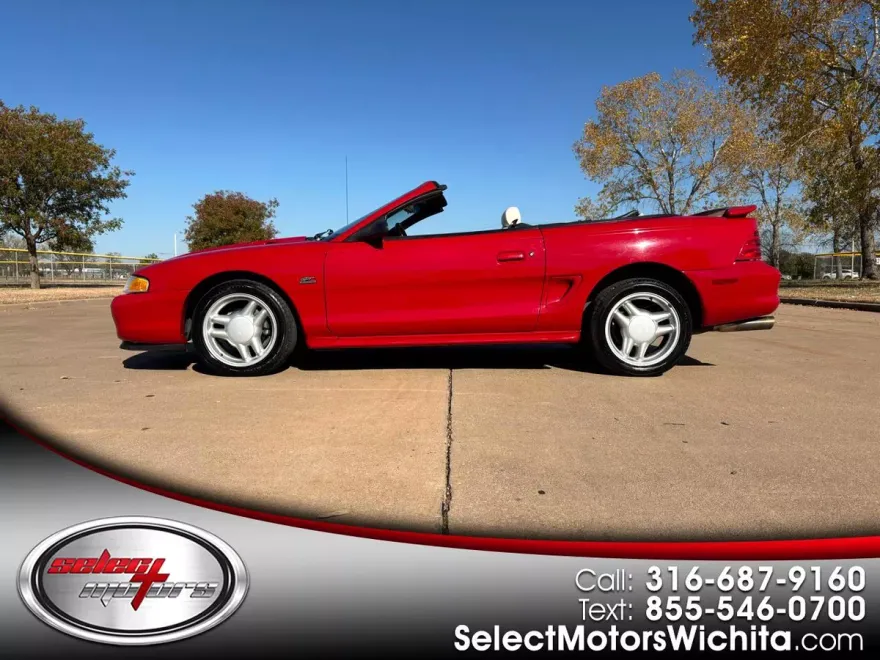1994 Ford Mustang Convertible GT photo 1