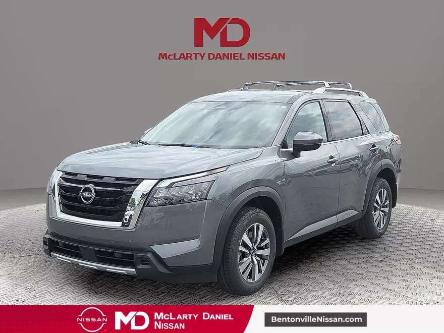 2025 Nissan Pathfinder SL photo 1