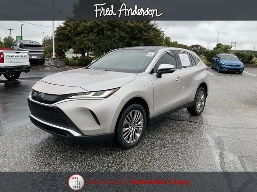 2021 Toyota Venza LE photo 1