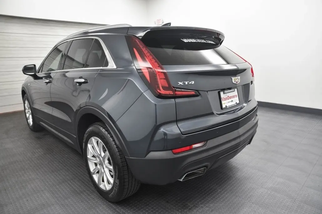 2019 Cadillac XT4 Luxury photo 1