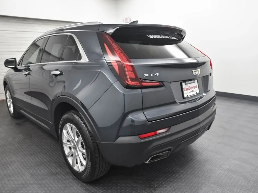 2019 Cadillac XT4 Luxury photo 1