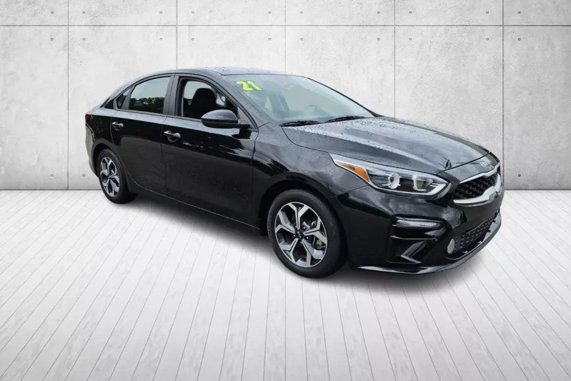 2021 Kia Forte LXS photo 1