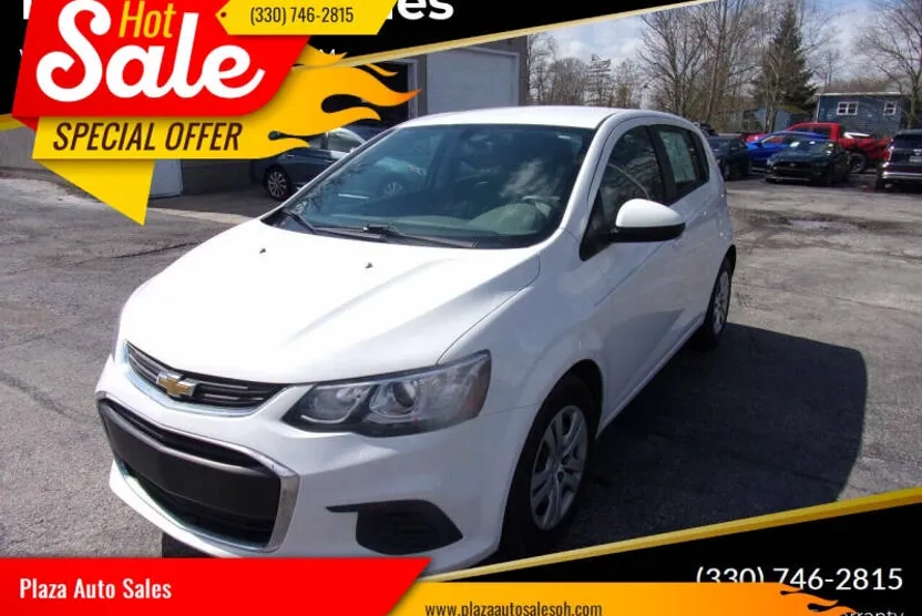 2017 Chevrolet Sonic LT photo 1