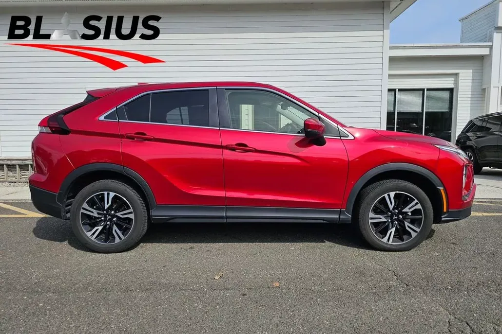 2024 Mitsubishi Eclipse Cross SE photo 1