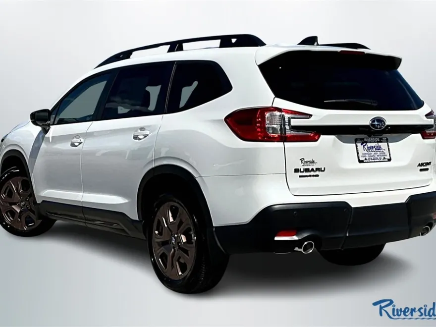 2025 Subaru Ascent Limited photo 1
