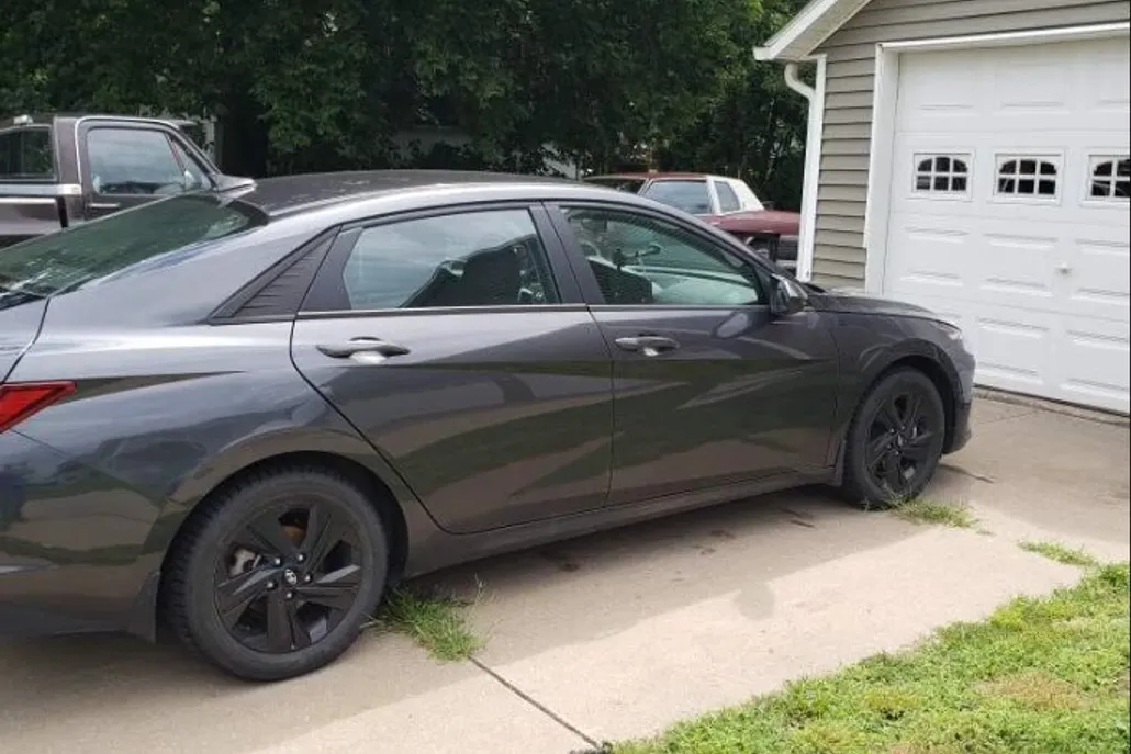 2023 Hyundai Elantra SEL photo 1