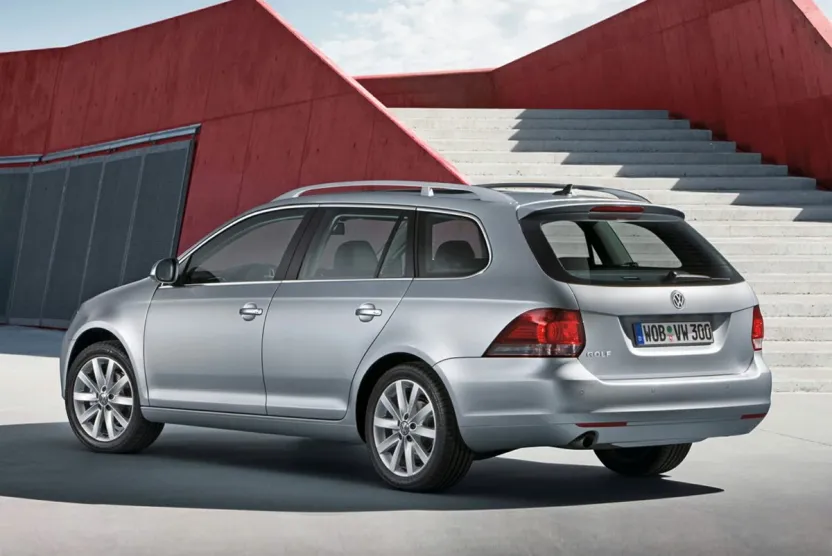 2011 Volkswagen Jetta SportWagen 2.0 TDI photo 1
