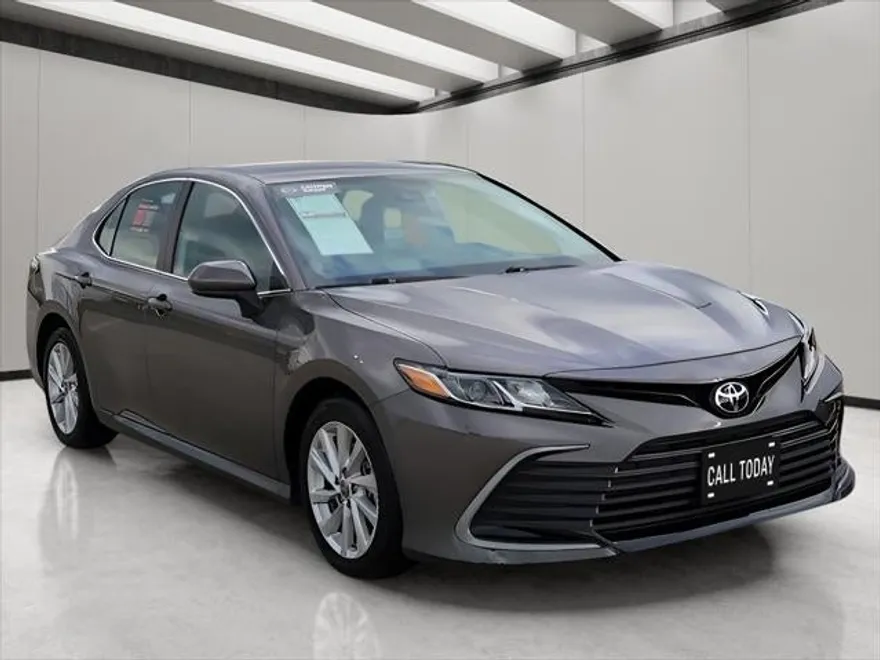 2024 Toyota Camry LE photo 1