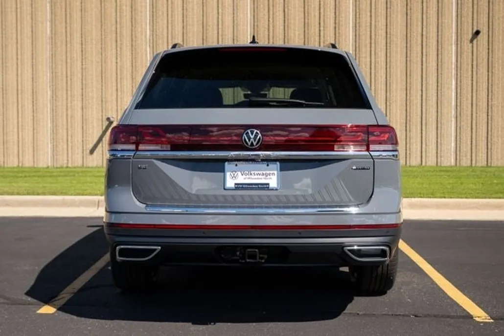 2026 Volkswagen Atlas SE Technology photo 1