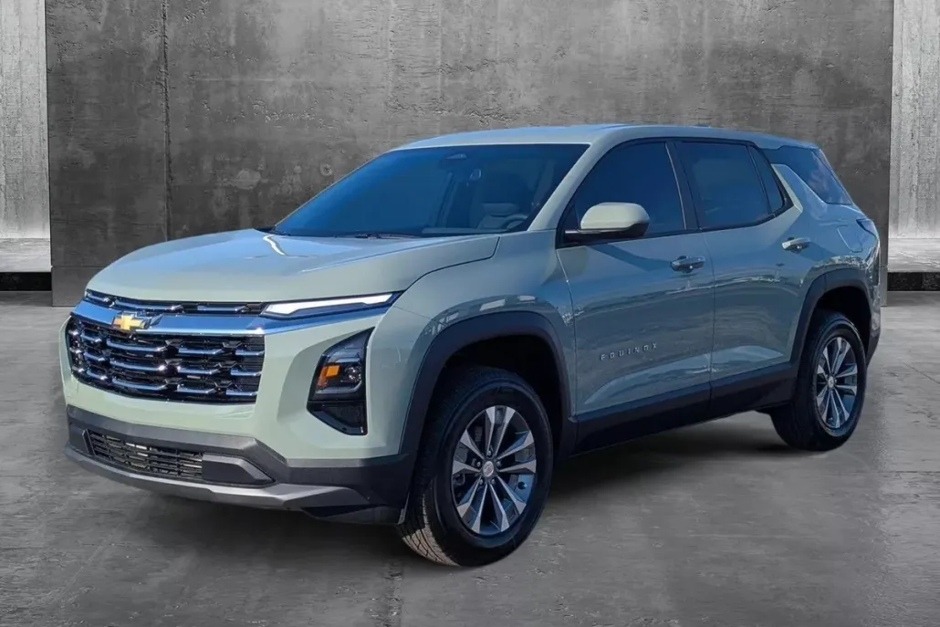 2025 Chevrolet Equinox LT photo 1