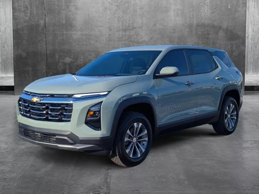 2025 Chevrolet Equinox LT photo 1