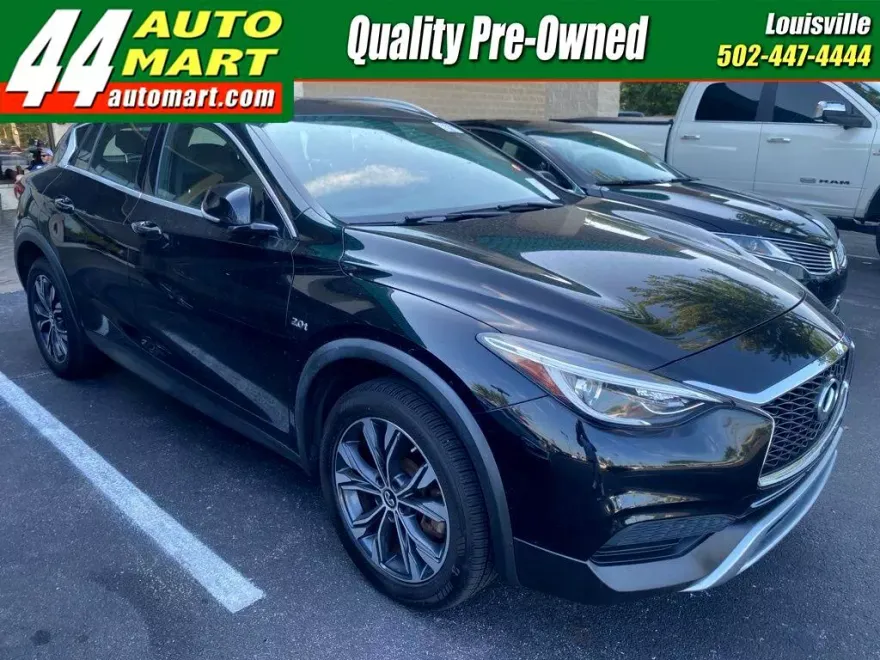2018 Infiniti QX30 Luxury photo 1
