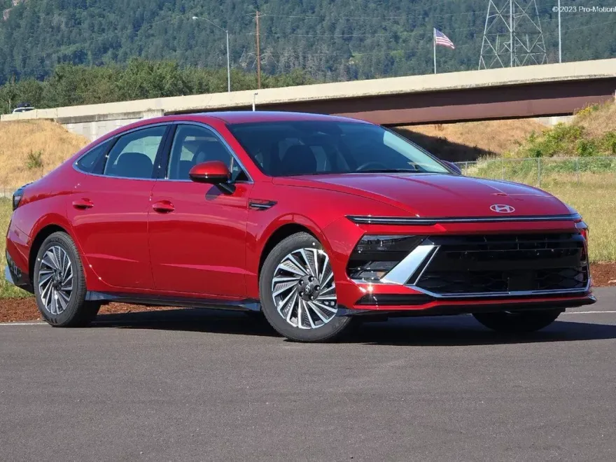 2025 Hyundai Sonata Hybrid SEL photo 1
