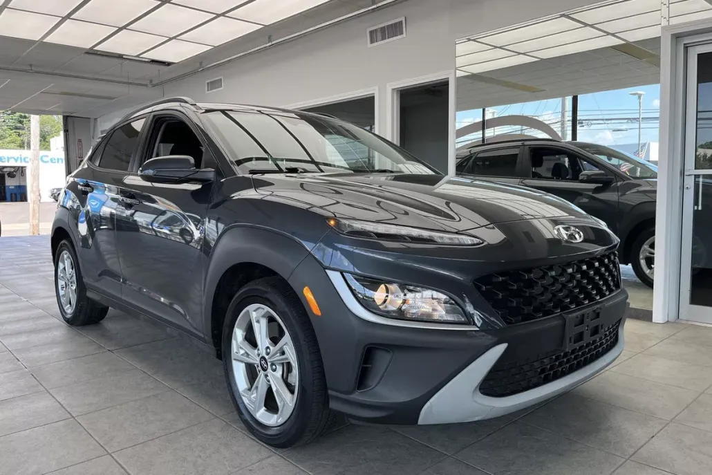 2022 Hyundai Kona SEL photo 1