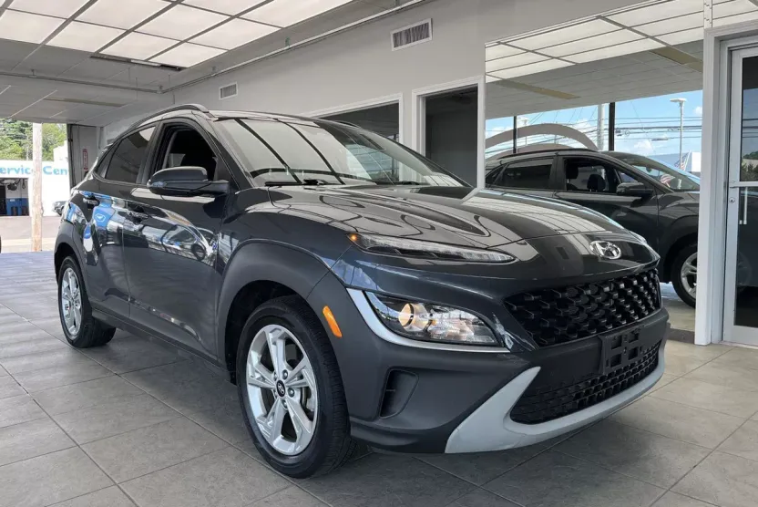 2022 Hyundai Kona SEL photo 1