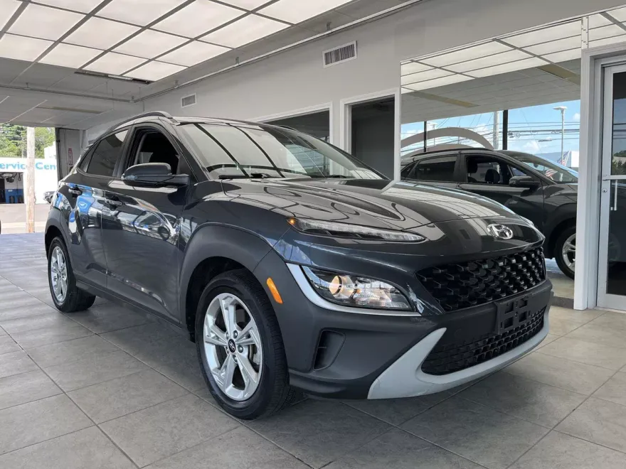 2022 Hyundai Kona SEL photo 1