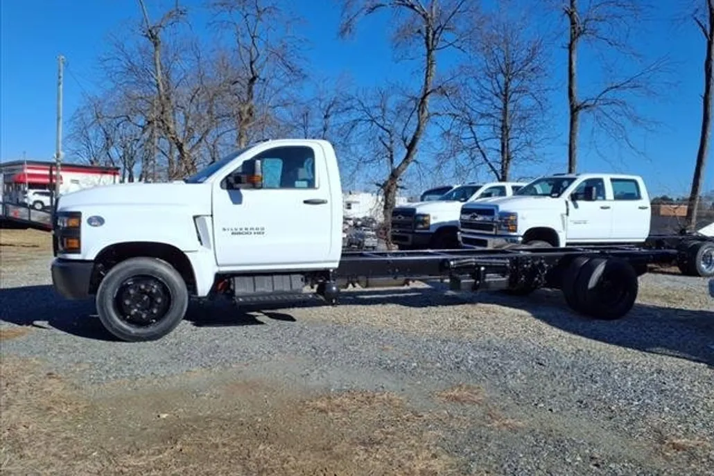 2024 Chevrolet Silverado 6500HD Work Truck photo 1