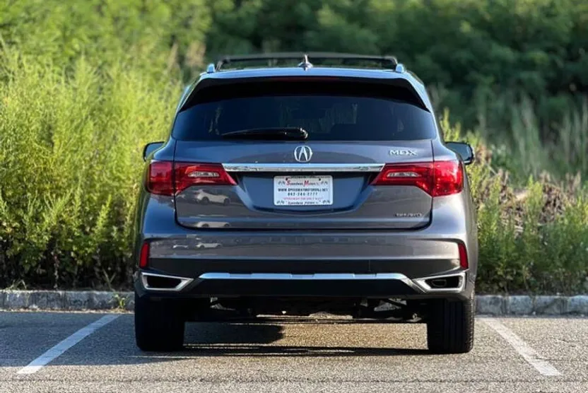 2017 Acura MDX SH-AWD Advance photo 1