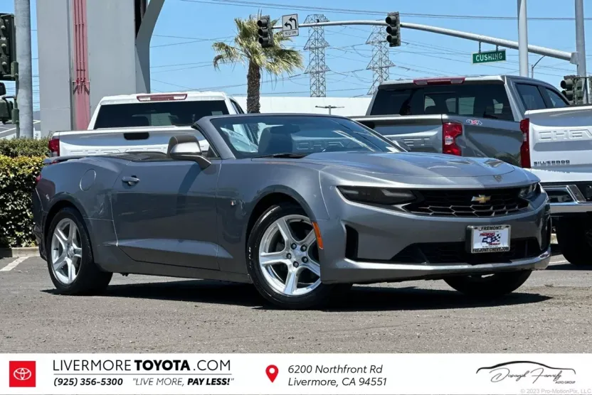 2020 Chevrolet Camaro 1LT photo 1