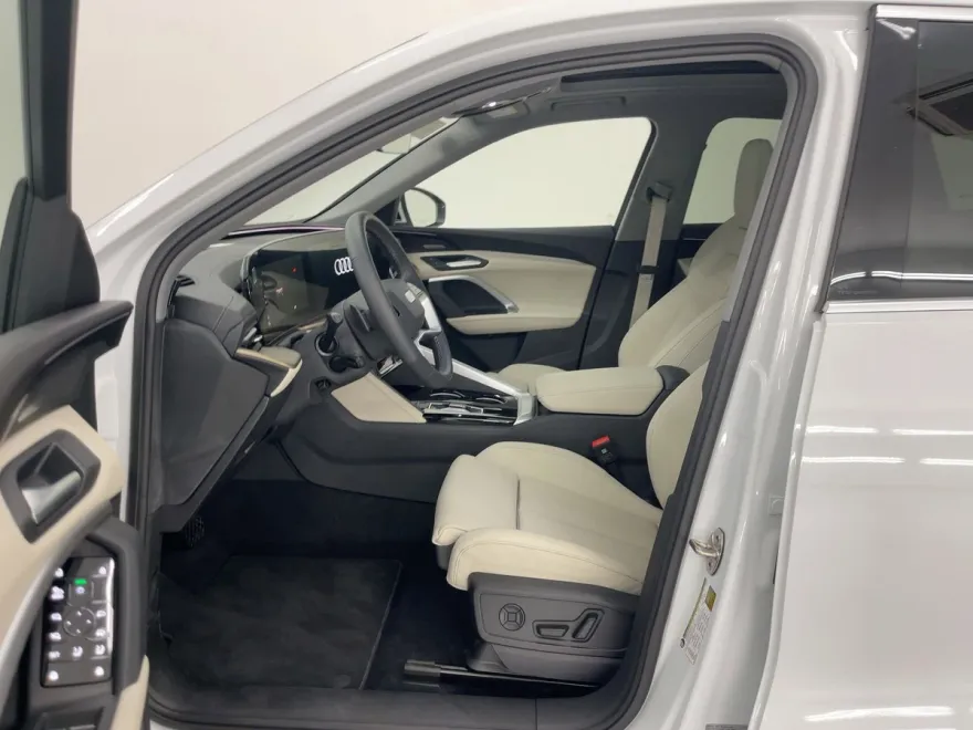 2025 Audi Q5 2.0T Prestige photo 1