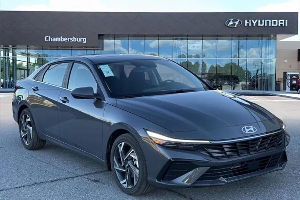 2025 Hyundai Elantra SEL Convenience photo 1