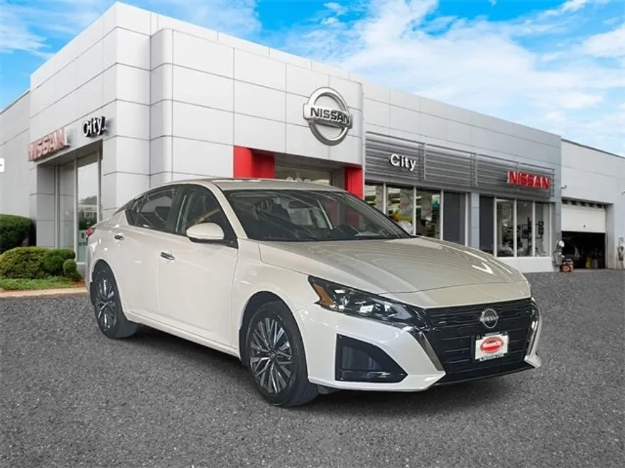 2025 Nissan Altima 2.5 SV photo 1