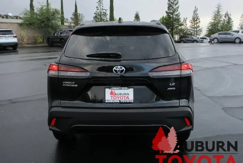 2026 Toyota Corolla Cross LE photo 1