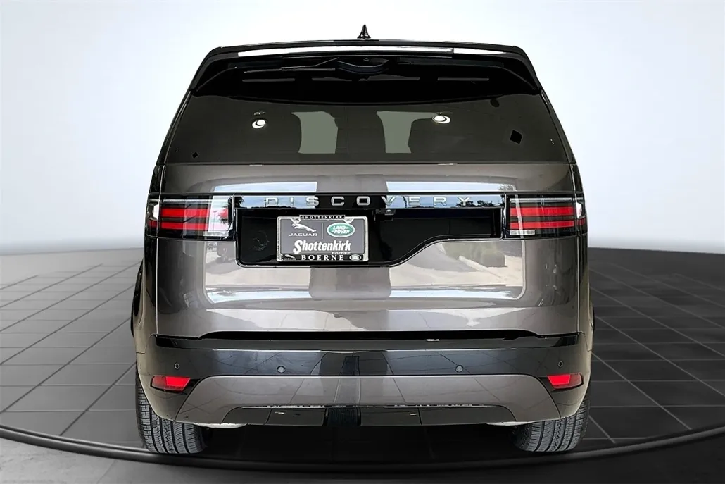 2025 Land Rover Discovery SE photo 1