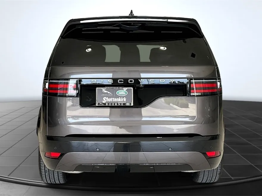 2025 Land Rover Discovery SE photo 1