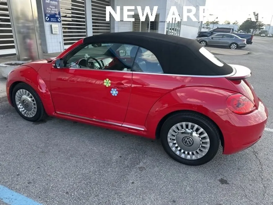 2014 Volkswagen Beetle 1.8T Convertible photo 1