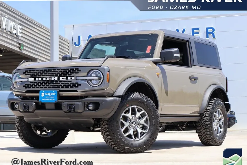 2025 Ford Bronco Badlands photo 1