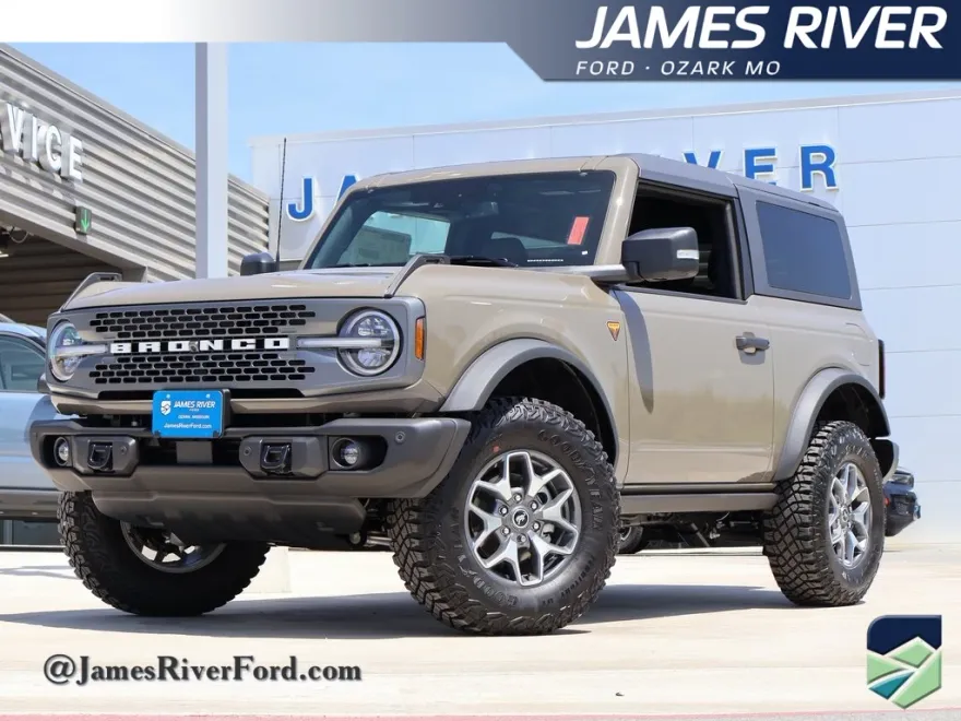2025 Ford Bronco Badlands photo 1