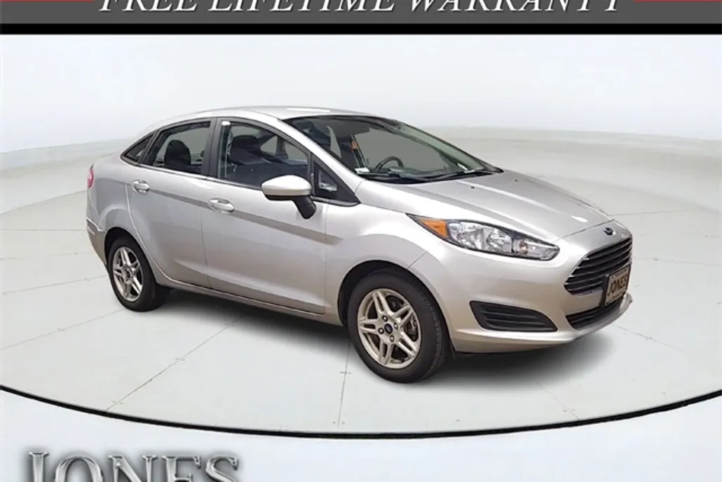 2018 Ford Fiesta SE photo 1