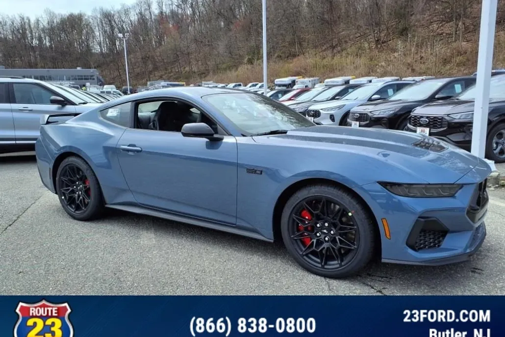 2025 Ford Mustang GT Premium photo 1
