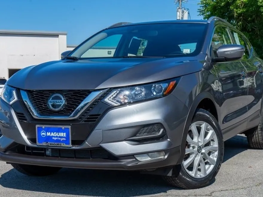 2022 Nissan Rogue Sport SV photo 1