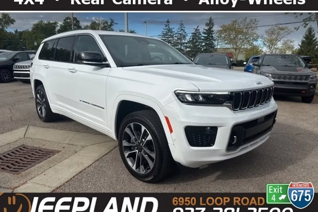 2023 Jeep Grand Cherokee Overland photo 1