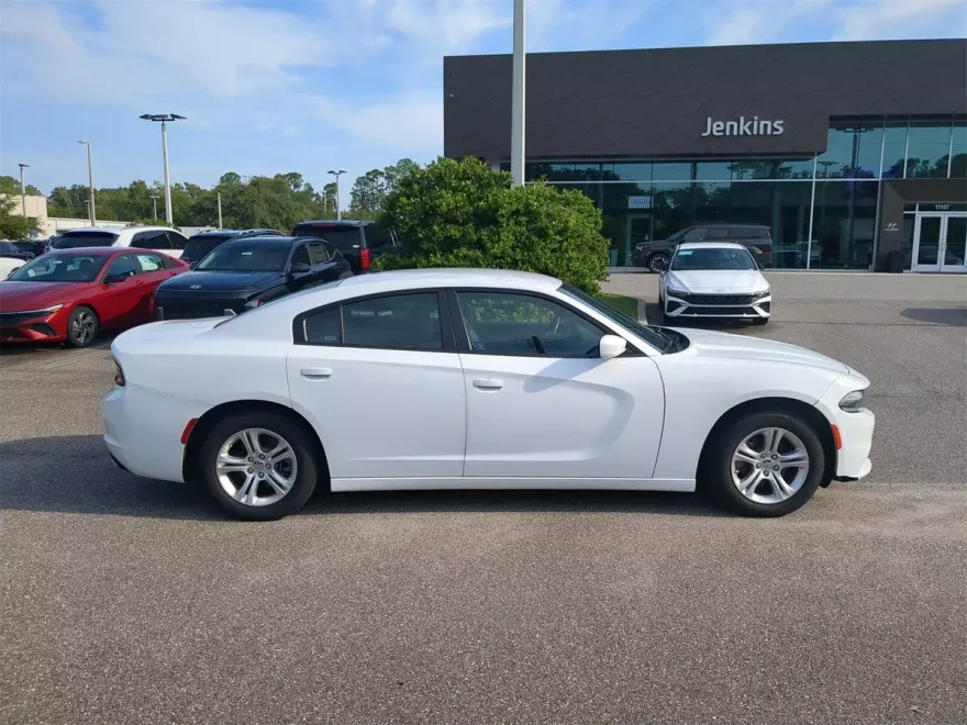 2022 Dodge Charger SXT photo 1