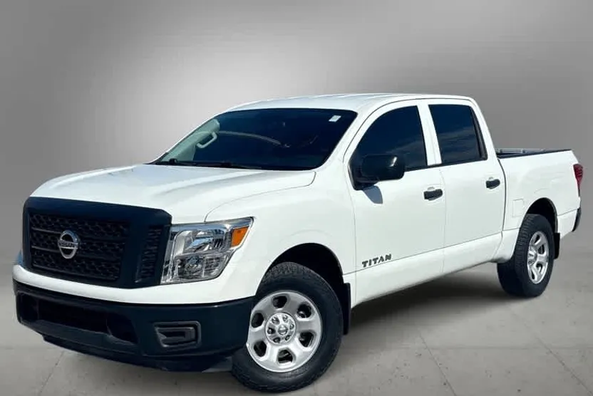 2017 Nissan Titan S photo 1
