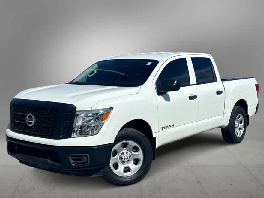 2017 Nissan Titan S photo 1