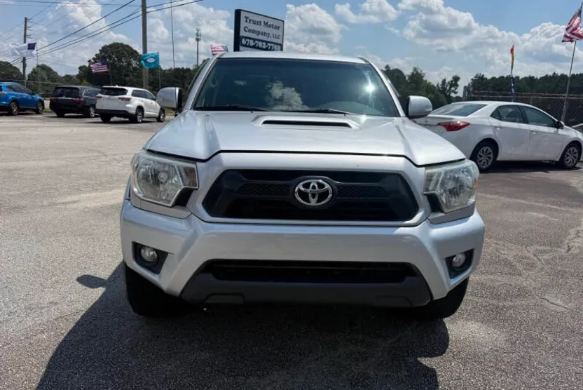 2013 Toyota Tacoma PreRunner V6 photo 1