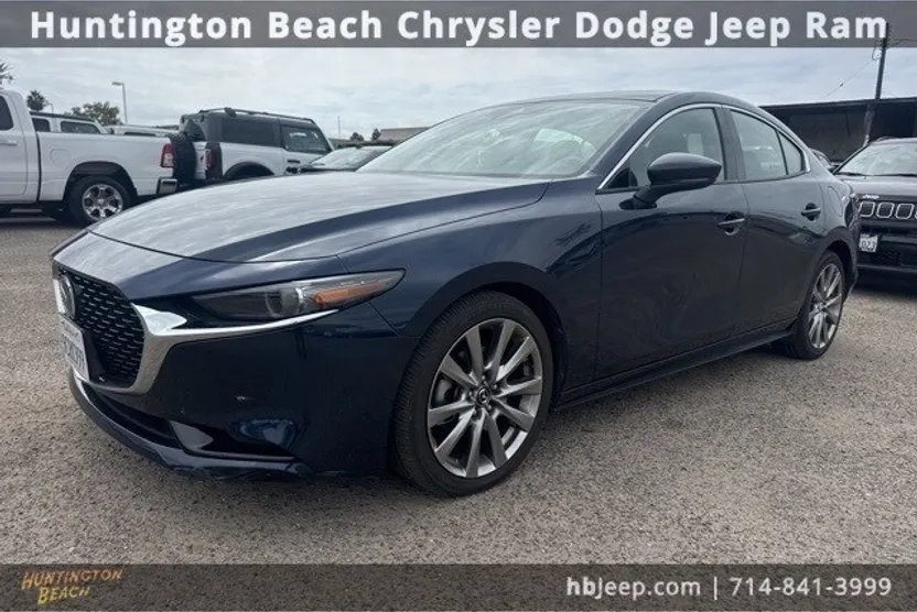 2022 Mazda Mazda3 Premium photo 1