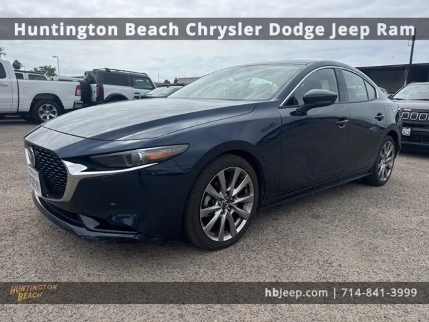 2022 Mazda Mazda3 Premium photo 1