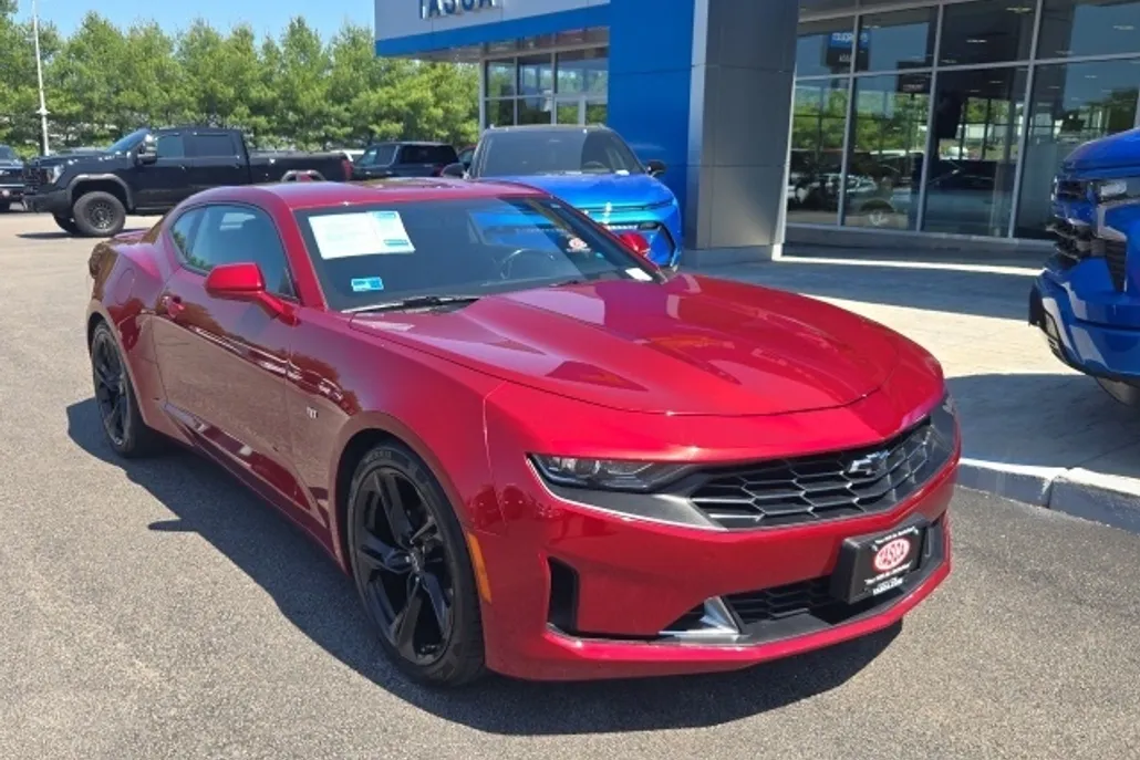 2021 Chevrolet Camaro 1LT photo 1