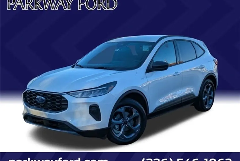 2025 Ford Escape ST-Line photo 1