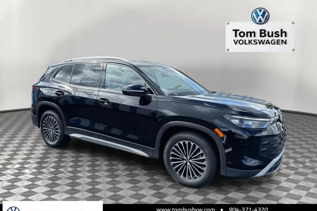 2025 Volkswagen Tiguan S photo 1