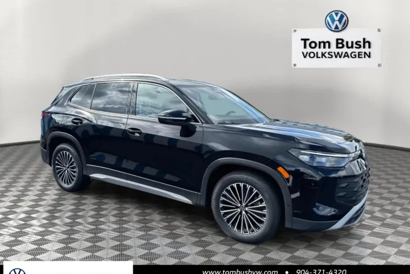 2025 Volkswagen Tiguan S photo 1