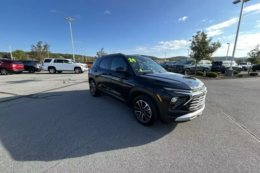 2024 Chevrolet Trailblazer LT photo 1