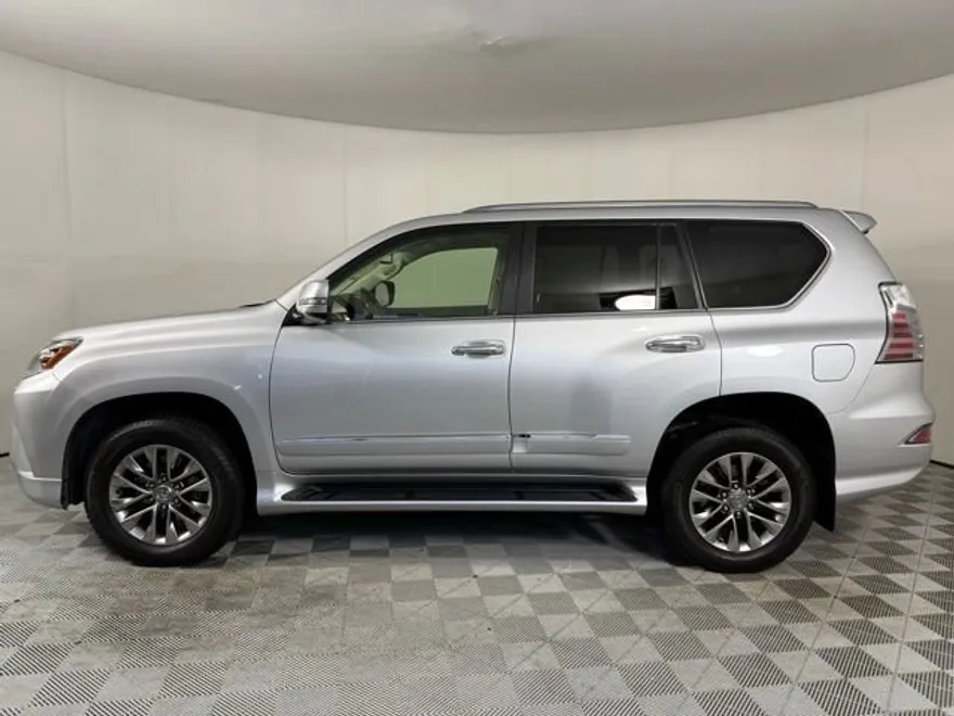2017 Lexus GX 460 Luxury photo 1